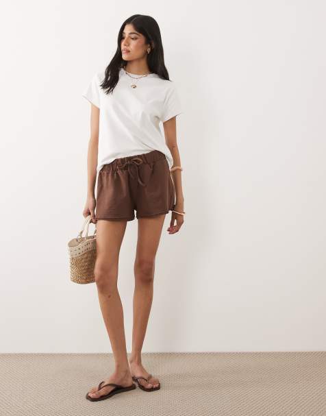 ASOS DESIGN - Pantaloncini elasticizzati color cioccolato con dettagli in pizzo - view 1