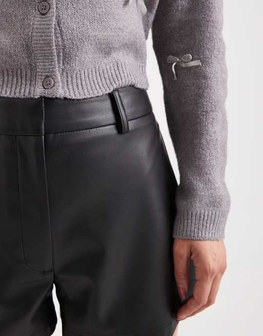 ASOS DESIGN - Pantaloncini in pelle sintetica neri, 3 di 5