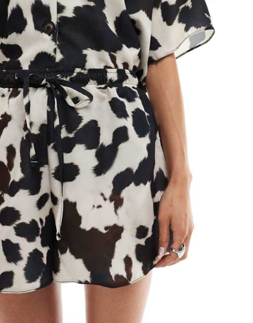 ASOS DESIGN - Pantaloncini in raso con stampa pezzata in coordinato, 5 di 5