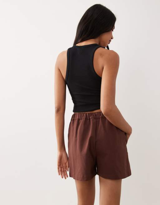 ASOS DESIGN - Pantaloncini in twill di cotone color cioccolato a pieghe, 2 di 5