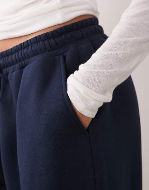 ASOS DESIGN pantaloncini jogger lunghi blu navy in coordinato, 3 di 5