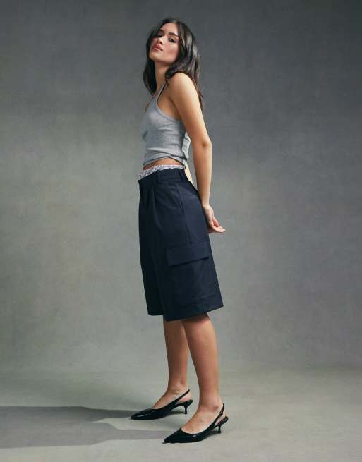 ASOS DESIGN - Pantaloncini multitasche sartoriali taglio lungo antracite