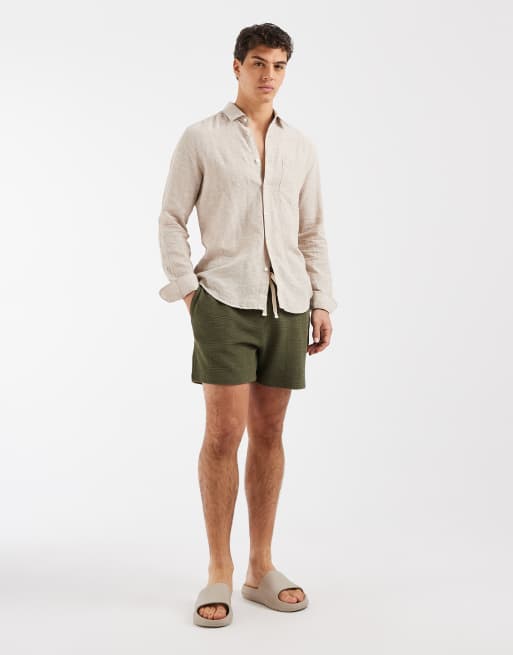 ASOS DESIGN - Coordinato verde oliva tratteggiato testurizzato con pantaloncini oversize e polo, 3 di 4