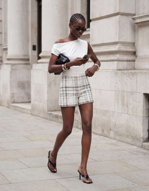ASOS DESIGN - Pantaloncini sartoriali corti a quadri in bouclé, 11 di 12