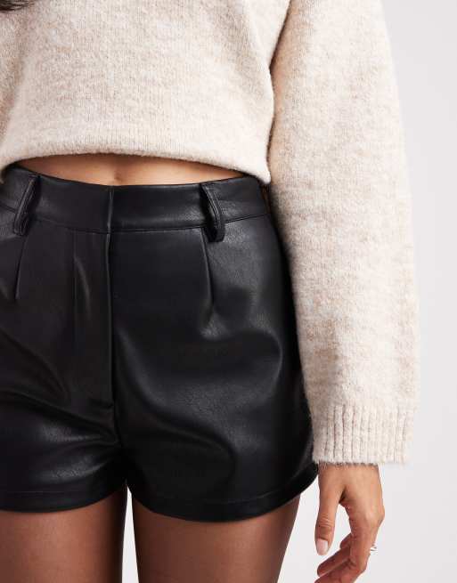 ASOS DESIGN - Pantaloncini sartoriali in pelle sintetica neri, 3 di 5