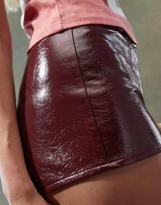 ASOS DESIGN - Pantaloncini sartoriali micro rossi in pelle sintetica, 5 di 5