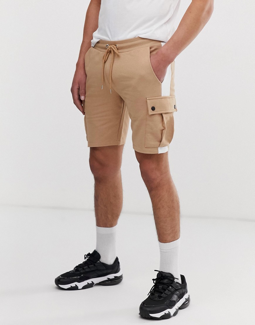 ASOS DESIGN - Pantaloncini skinny beige con tasche cargo e righe laterali