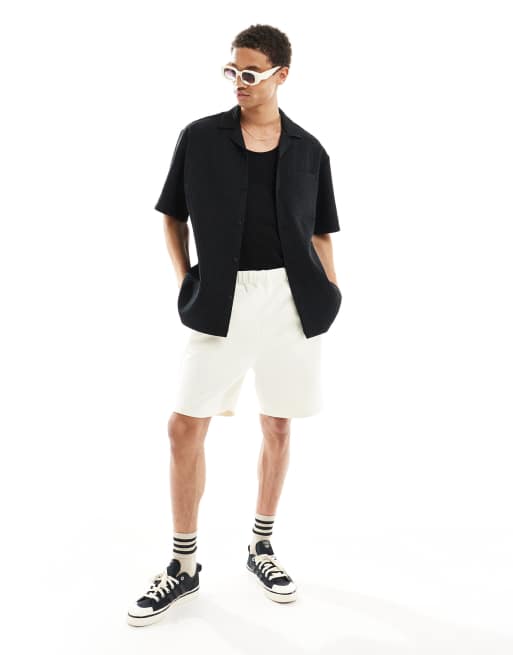 ASOS DESIGN - Pantaloncini slim in tessuto scuba bianco sporco