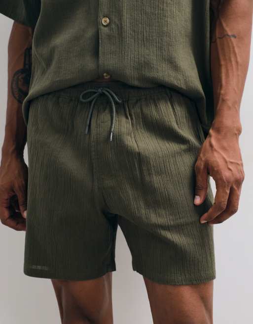 ASOS DESIGN - Pantaloncini stropicciati lunghezza media verde scuro in coordinato, 4 di 5