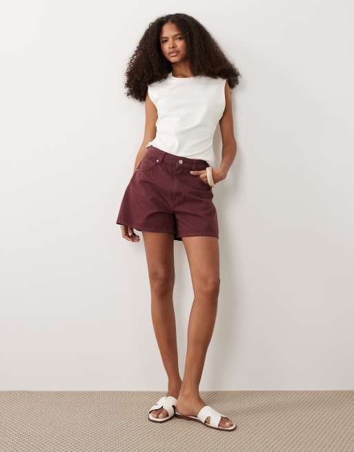 ASOS DESIGN - Pantaloncini svasati taglio lungo in denim bordeaux