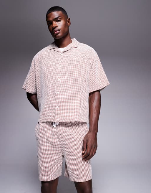ASOS DESIGN - Pantaloncini taglio medio bianchi e marroni lavorati a nido d'ape in coordinato