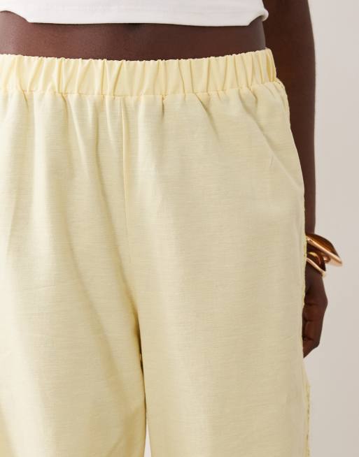 ASOS DESIGN - Pantalones amarillos de mezcla de lino con laterales de encaje, 5 de 5