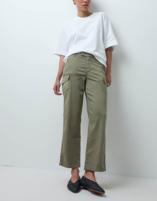 ASOS DESIGN - Pantalones capri caquis estilo cargo con detalle de bolsillo, 3 de 5