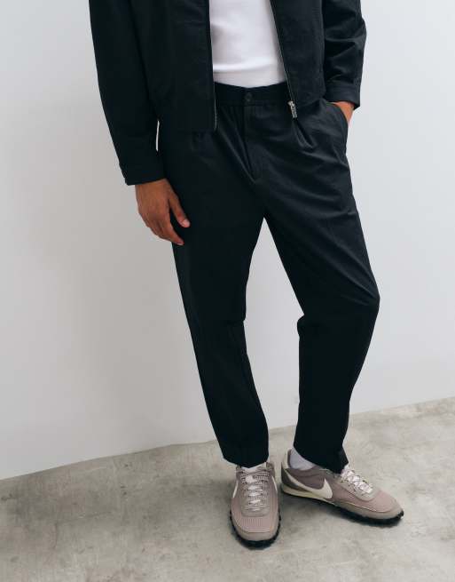 ASOS DESIGN pantalones carrot de vestir de conjunto en 'seersucker' negro, 2 de 5