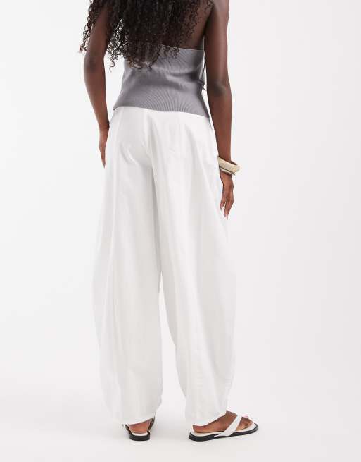 ASOS DESIGN - pantalones casual de pernera barrel en blanco, 4 de 5