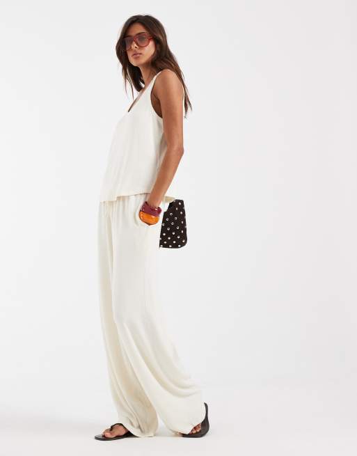 ASOS DESIGN - Pantalones color crema de pernera ancha de punto texturizado (parte de un conjunto), 3 de 5