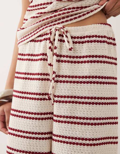 ASOS DESIGN - Pantalones color crudo a rayas rojas de pernera ancha con cordón ajustable de croché (parte de un conjunto), 3 de 5