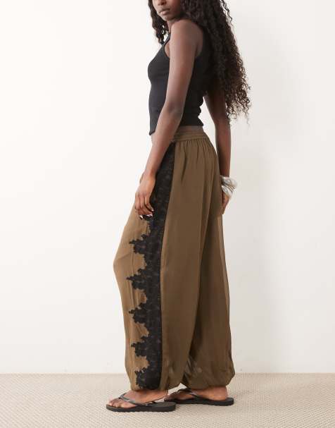 ASOS DESIGN - Pantalones con inserciones de encaje en verde oliva - view 1