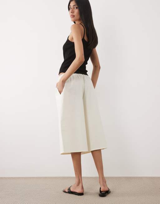 ASOS DESIGN - Pantalones cortos color marfil estilo bermudas de corte alargado de lino, 5 de 5