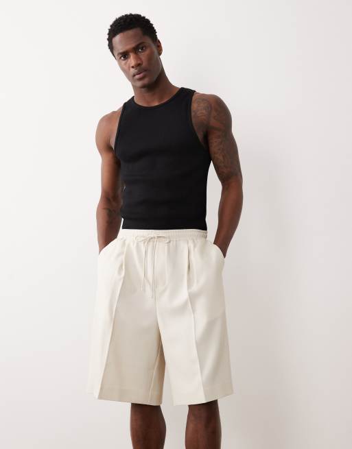 ASOS DESIGN - Pantalones cortos de sastre color crudo estilo bermudas sin cierres