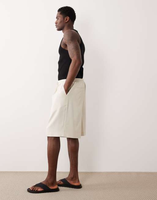 ASOS DESIGN - Pantalones cortos de sastre color crudo estilo bermudas sin cierres, 3 de 5