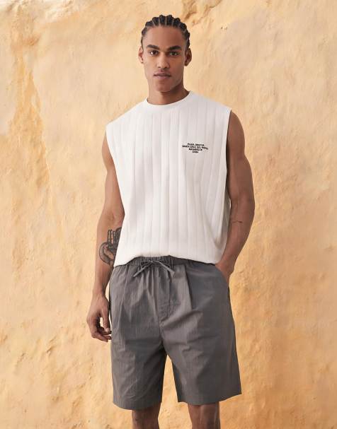 ASOS DESIGN - Pantalones cortos gris carbón de largo medio de tejido técnico - view 1