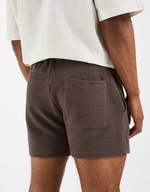ASOS DESIGN - Pantalones cortos marrones de corte slim de crepé de punto texturizado, 5 de 5