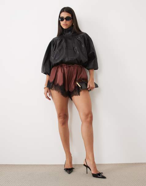 ASOS DESIGN - pantalones cortos vaporosos de satén con cintura de cordón ajustable en chocolate y ribete de encaje negro - view 1
