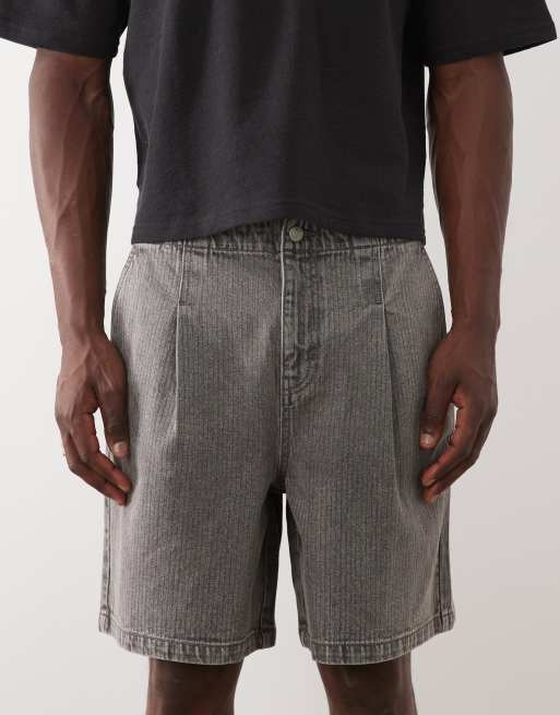 ASOS DESIGN - Pantalones cortos vaqueros grises de corte alargado a rayas con pinzas, 2 de 5
