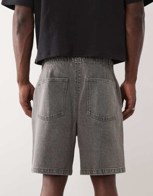 ASOS DESIGN - Pantalones cortos vaqueros grises de corte alargado a rayas con pinzas, 4 de 5