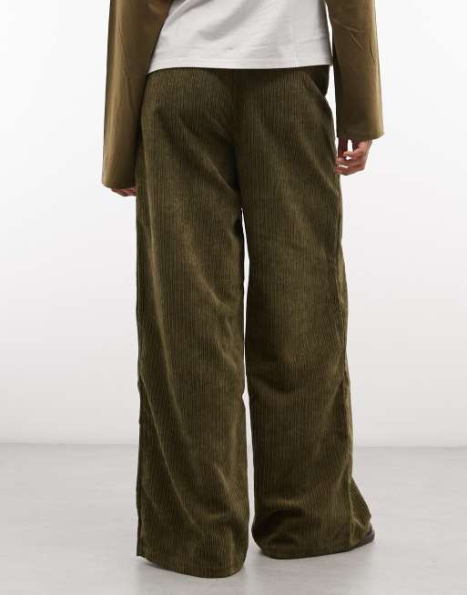 ASOS DESIGN pantalones de pana de pernera ancha con cintura elástica en caqui oscuro, 3 de 5