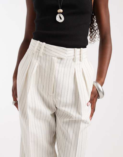 ASOS DESIGN - Pantalones de pernera ancha de efecto lino con detalle de pinzas y raya cruda, 3 de 5