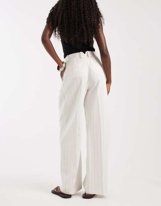 ASOS DESIGN - Pantalones de pernera ancha de efecto lino con detalle de pinzas y raya cruda, 5 de 5