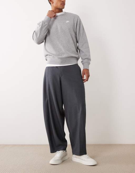ASOS DESIGN - Pantalones de sastre azul oscuro de corte barrel ancho de tejido efecto denim con cinturón, 5 de 5