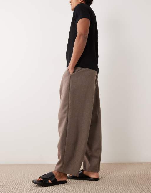 ASOS DESIGN pantalones de sastre barrel anchos con lana en espiga marrón claro, 3 de 5