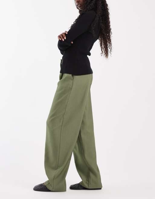 ASOS DESIGN pantalones de sastre barrel con forma arqueada en caqui, 2 de 5