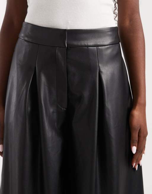 ASOS DESIGN pantalones de sastre efecto cuero extragrandes de pernera muy ancha en negro craquelado, 5 de 5