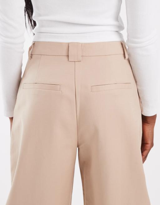 ASOS DESIGN - Pantalones de sastre marrón topo de corte barrel de algodón satinado, 5 de 5