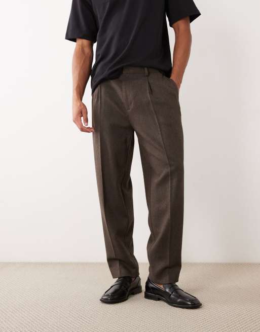ASOS DESIGN - Pantalones de sastre marrones de corte tapered extragrande con patrón de espiga de tejido con lana, 2 de 5