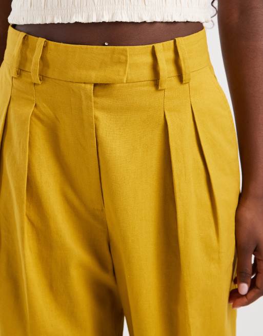 ASOS DESIGN - Pantalones de sastre ocre de pernera ancha con detalle de pinzas de tejido efecto lino, 3 de 5