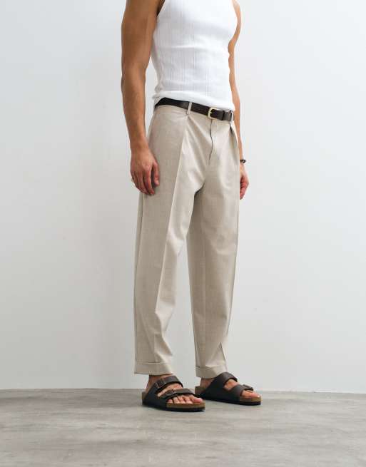 ASOS DESIGN pantalones de sastre plisados extragrandes de pernera cónica con vueltas en crudo, 2 de 9
