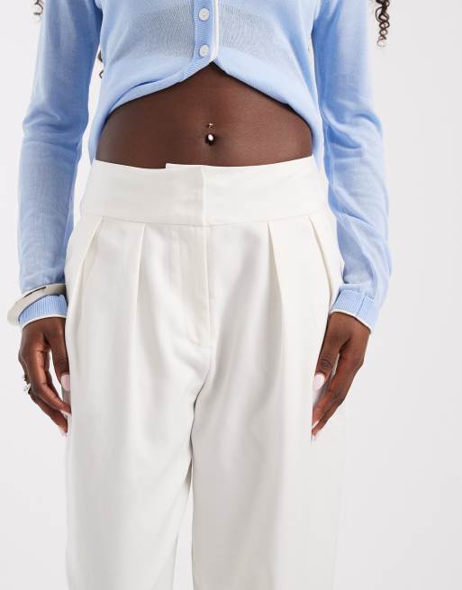 ASOS DESIGN - pantalones de sastre tapered con doble pinza en crema, 3 de 5