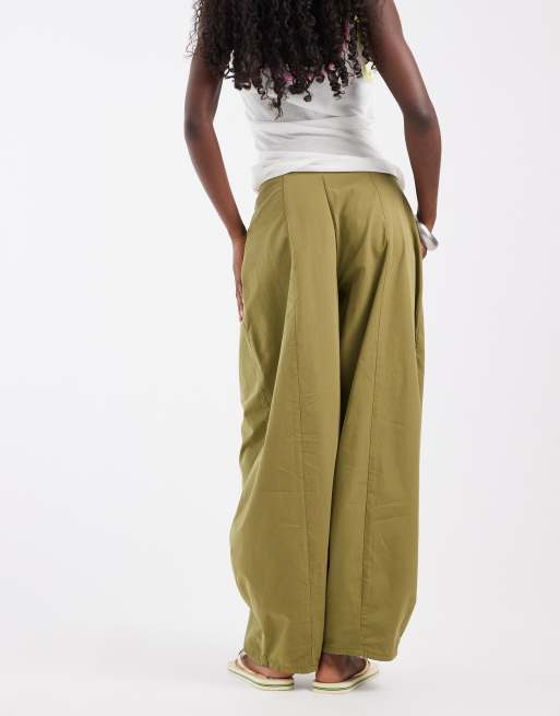 ASOS DESIGN pantalones informales de pernera barrel en verde oliva, 5 de 5