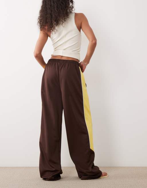 ASOS DESIGN - Pantalones marrón chocolate de pernera ancha con detalle de ribetes de tricot, 5 de 5