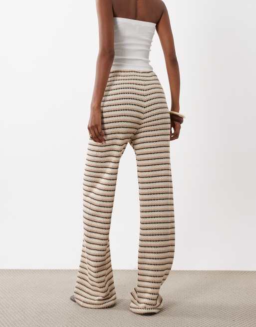 ASOS DESIGN - Pantalones marrones a rayas de pernera ancha con cinturilla fina de punto de croché (parte de un conjunto), 5 de 5