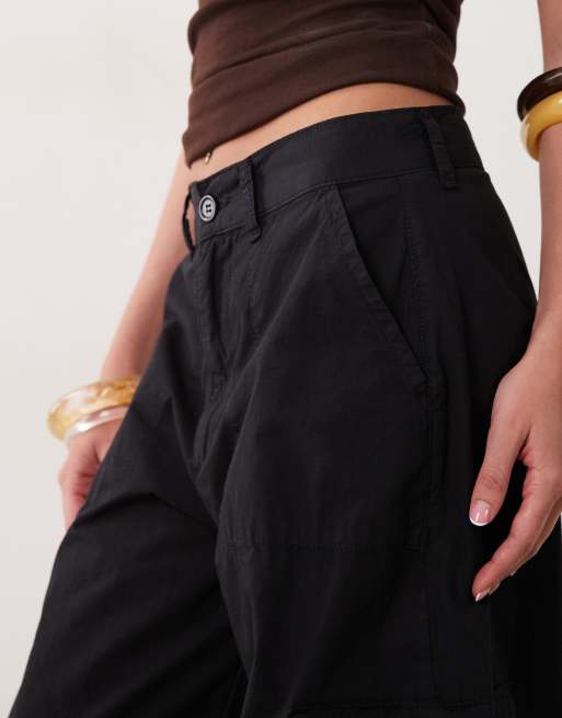 ASOS DESIGN - Pantalones negros cargo de estilo casual con bajos vueltos, 5 de 5