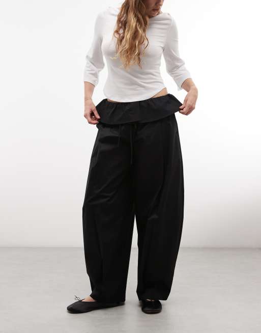 ASOS DESIGN pantalones negros con detalle de cintura vuelta, 2 de 5