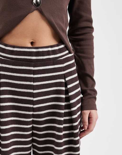 ASOS DESIGN - Pantaloni a fondo ampio a pieghe a righe in coordinato, 5 di 5