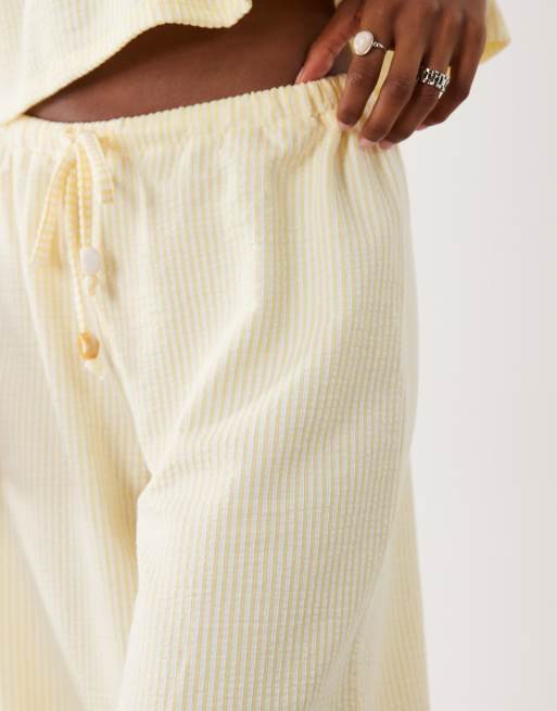 ASOS DESIGN - Pantaloni a fondo ampio color latticello a righe micro in coordinato, 3 di 5