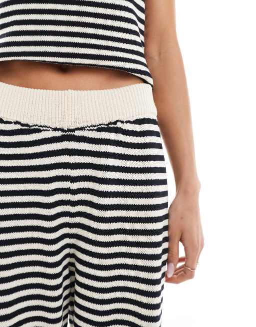ASOS DESIGN - Pantaloni a fondo ampio in maglia blu navy in coordinato, 4 di 5